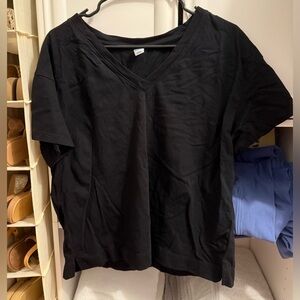 Old Navy vintage tee size large in color black